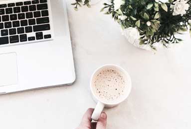 女大不中留猜一生肖，积极作答，落实解释